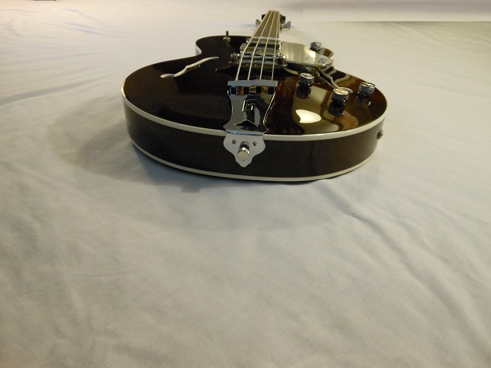 G6119B Broadkaster Bass Picture 12